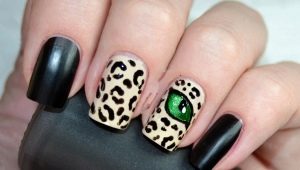 Features and design options for manicure with eyes