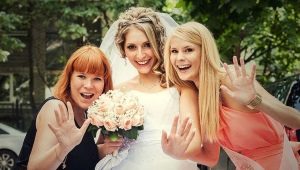 Gaya rambut perkahwinan bridesmaid