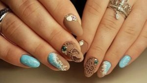 Stylish options for nail design with the image of the sea