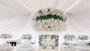 Hochzeitssaal Dekoration: Allgemeine Regeln, aktuelle Stilrichtungen im Überblick und Dekorationstipps