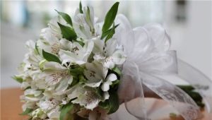 Výběr svatební svatební kytice z alstroemeria