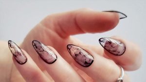 How to make an unusual smoke effect on your nails?