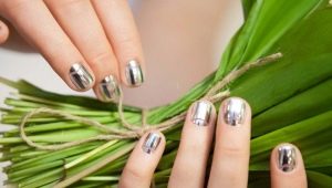 What are the features of nail foil and how to use it?