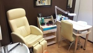 Perabot untuk bilik manicure: ciri, jenis dan peraturan pemilihan