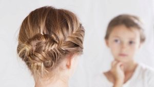 Varietà di trecce per ragazze con i capelli lunghi