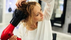 Jemnosti vlasového stylingu s difuzérem