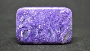 Charoite: who suits, meaning and properties