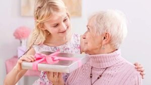 Apa yang perlu diberikan kepada nenek untuk ulang tahun?