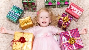 What to give to the goddaughter?