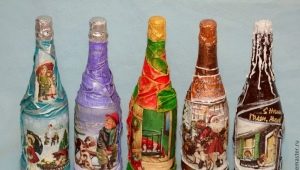 Botellas de decoupage de bricolaje para el Año Nuevo.