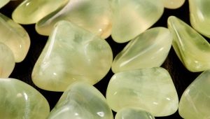 Prehnite: the meaning and properties of the stone