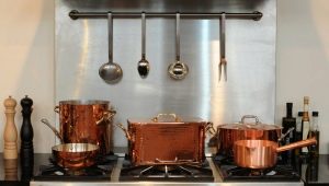 Měděné nádobí: jemnost péče, výhody a škody