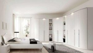 Armoires blanches dans la chambre: variétés et caractéristiques de choix