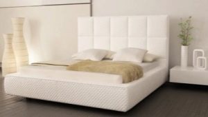 Ideen für die Dekoration eines Schlafzimmers mit einem weißen Bett