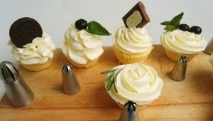 Confectionery nozzles-roses for cream