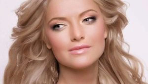 Krémová blond: rysy barvy a jemnost zbarvení