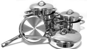 Metal dishes: types and features of choice