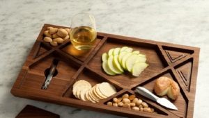 Trays: materials, shapes and designs