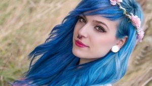 Синя коса: нюанси и технология на боядисване