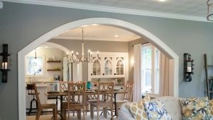 Arco entre la sala de estar y la cocina: ¿cómo organizar la abertura?