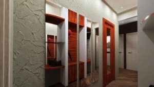 Decorative plaster in the hallway: types, choices and finishes