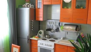 Diseño de cocina pequeña de 5 m2. m con frigorífico