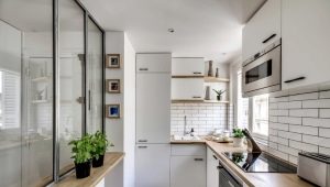 Дизайн на малка кухня в частна къща