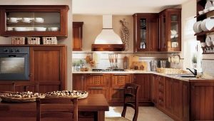 Solid wood kitchens: varieties, choices and interesting ideas