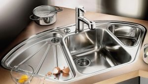 Tenggelam logam untuk dapur: kebaikan dan keburukan, jenis, pilihan dan penjagaan
