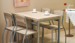 Krzesła i stoły do ​​kuchni: rodzaje i wybory