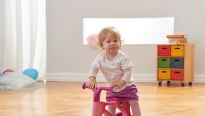 1 yaşından büyük çocuklar için koşu bisikletleri: türleri ve seçenekleri