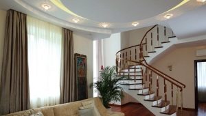 Lépcsők a nappaliban: típusaik és tippek az elhelyezéshez