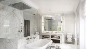 Bilik mandi marmar: kebaikan dan keburukan, contoh reka bentuk dalaman