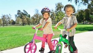 Tippek a futóbicikli kiválasztásához 4-6 éves gyerekek számára