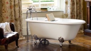 Lábú fürdőkád: jellemzők és változatos modellek