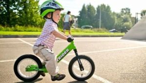 How to teach a child to ride a balance bike?