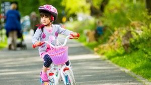 Kā izvēlēties velosipēdu 4 gadus vecai meitenei?