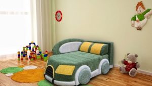 Alegerea unei canapele pentru copii sub formă de mașină