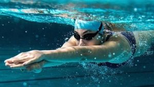 Drabužiai plaukimui baseine: aprašymas, rūšys, priežiūra