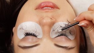วิธีการเลือกและใช้ Debonder สำหรับน้ำยาล้างขนตา?
