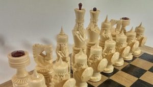 All about carved wood chess