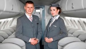 Stewardessen en stewardessen uniformen