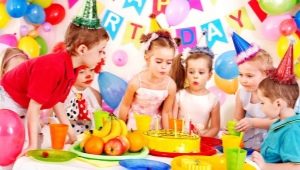 ما مدى إثارة الاحتفال بعيد ميلاد فتاة تبلغ من العمر 5 سنوات؟