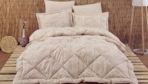 Linen katil dengan selimut dan bukannya sarung selimut