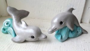 كيفية تشكيل الدلفين من البلاستيسين؟