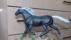كيف تصنع حصان من البلاستيسين؟