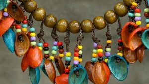 Crafts from pistachio shells