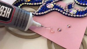 How and with what to glue rhinestones on fabric at home?