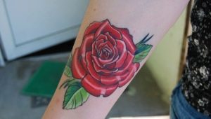 Funktioner af en tatovering med roser og deres variation