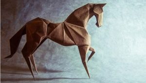 Comment faire de l'origami en forme de cheval ?